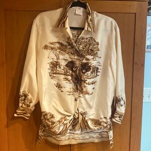 Escada … 100% silk blouse with elephant motif 🌺Vintage